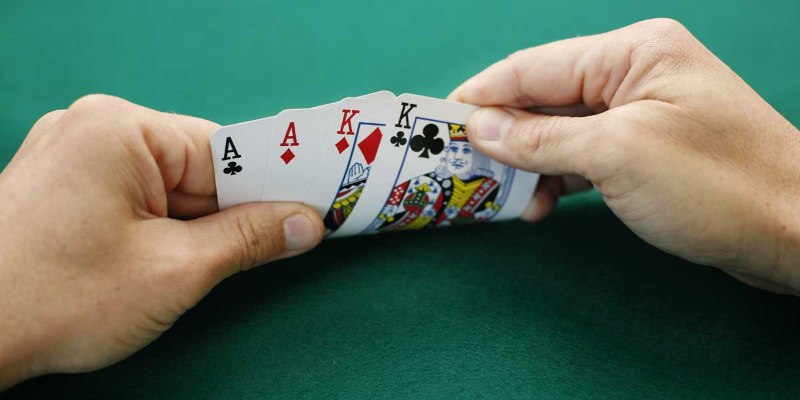 Poker face là gì? Bí quyết áp dụng thực tế để dẫn dắt thế trận
